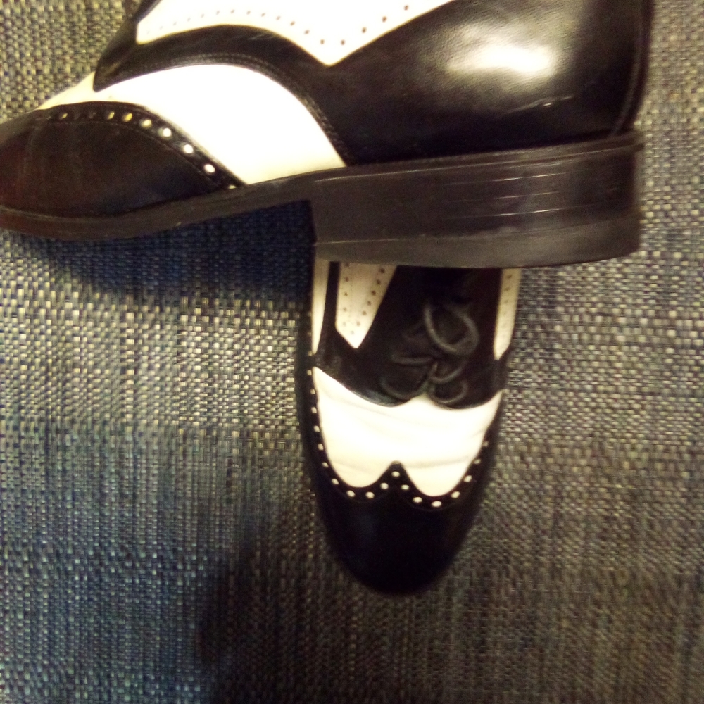 Shoe - Picture 6 of 9